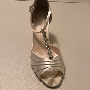 David’s bridal Tia dyeable white shoes size 8.5